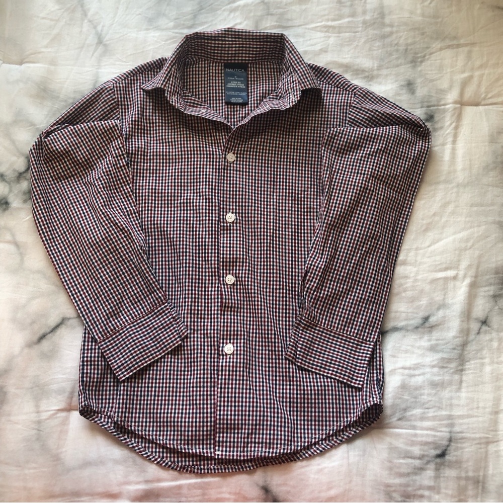 Nautica Boys 8 Regular Collared Button Up Shirt.
